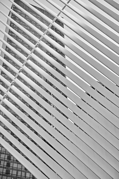 Architektur mit diagonalen Linien