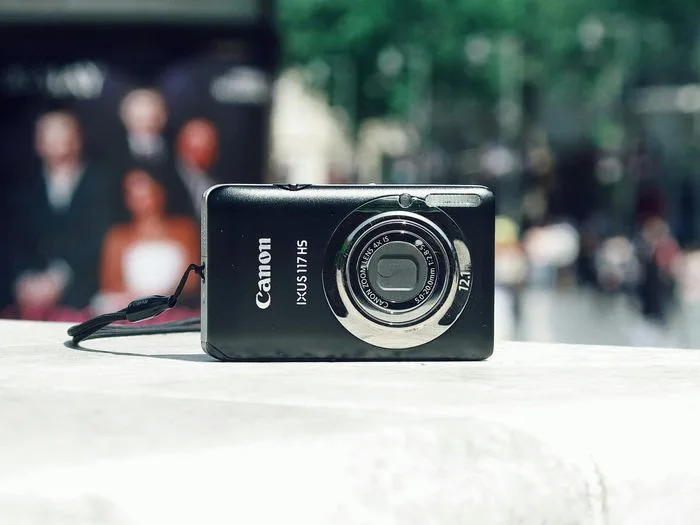 Canon-IXUS-Kompaktkamera mit fest eingebautem Objektiv